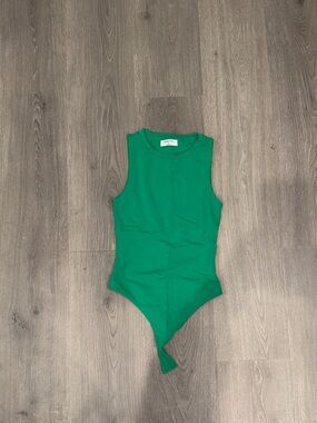 Aritzia Barton - Contour Green Sleeveless Bodysuit